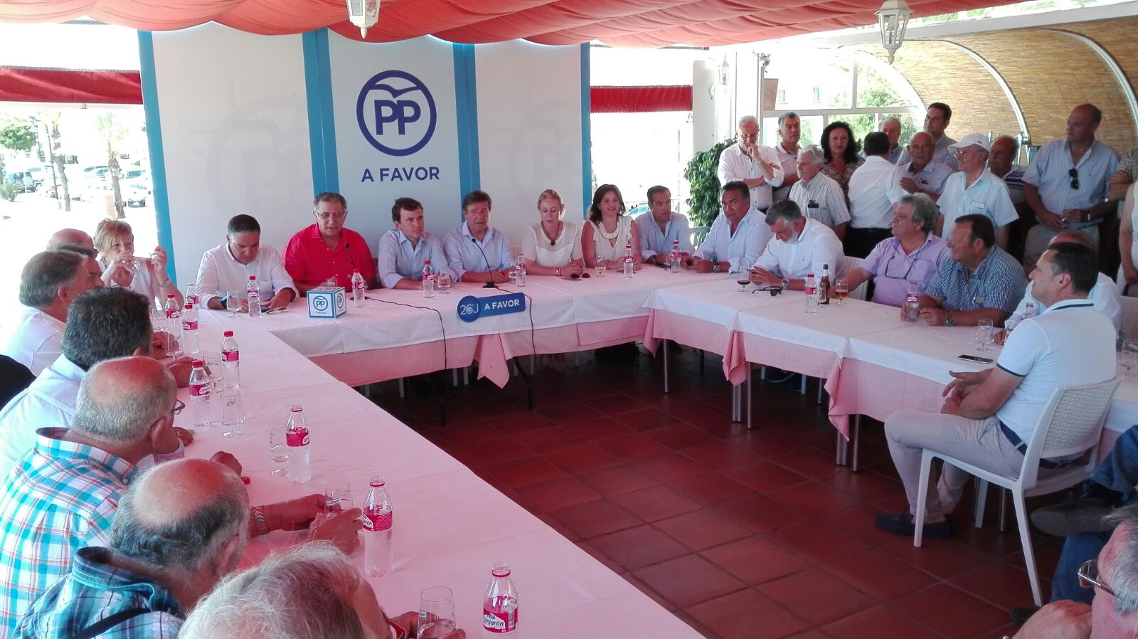 Encuentro del Secretario de Estado del Ministerio de Medio Ambiente  Pablo Saavedra con representantes  y empresarios del Sector